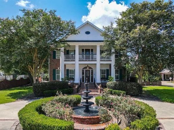 1301 Charlestown , Lake Charles, LA 70605