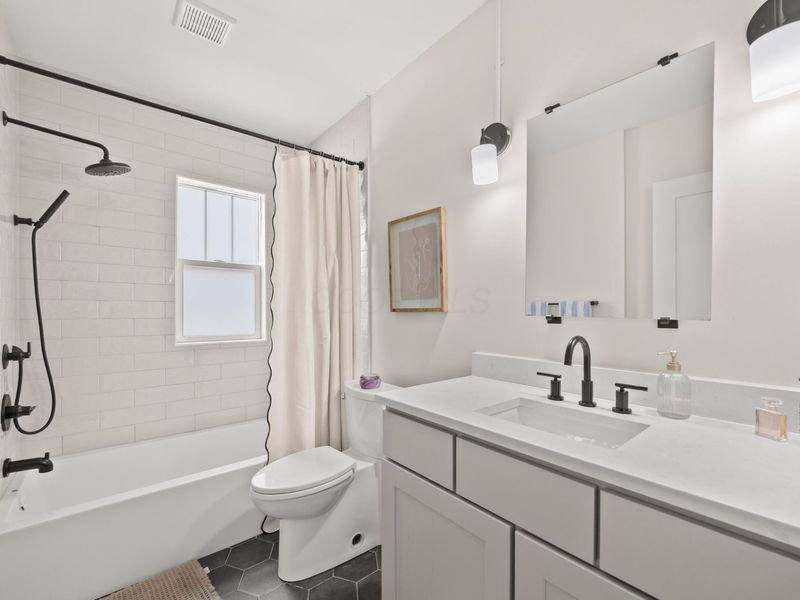 393 W 2nd Avenue, Unit 393, Columbus, OH 43201 Photo 12