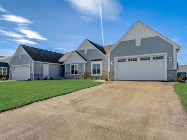 1356 Prairie Creek CIRCLE, Unit 26C, Oconomowoc, WI 53066