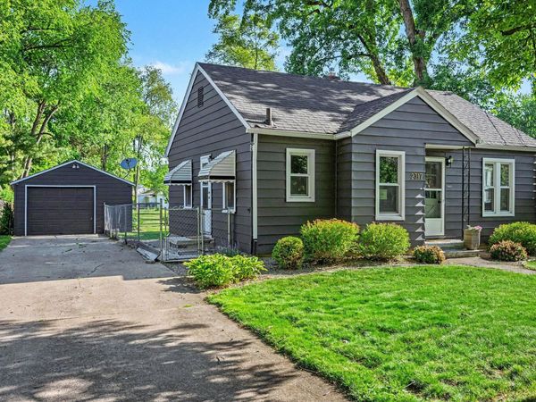 2317 Glendale Boulevard, Kalamazoo, MI 49004