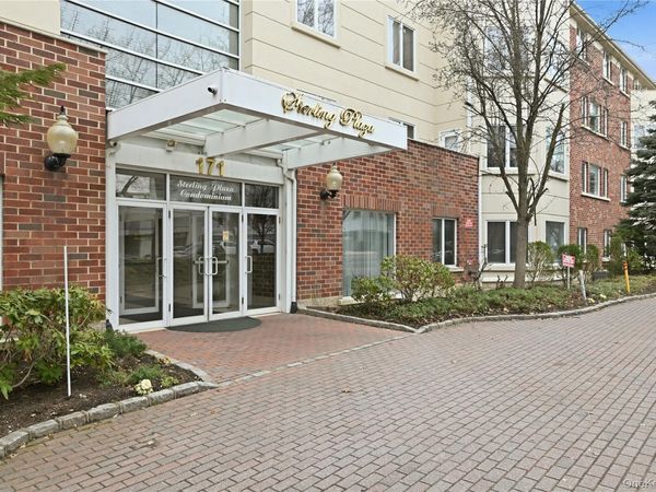 171 Great Neck Road, Unit 3H, Great Neck, NY 11021