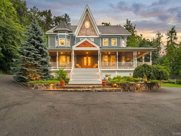 59 Country Knolls Lane , Mahopac, NY 10541
