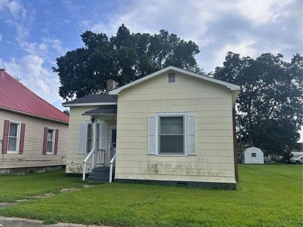 216 W Parker Avenue , Chaffee, MO 63740