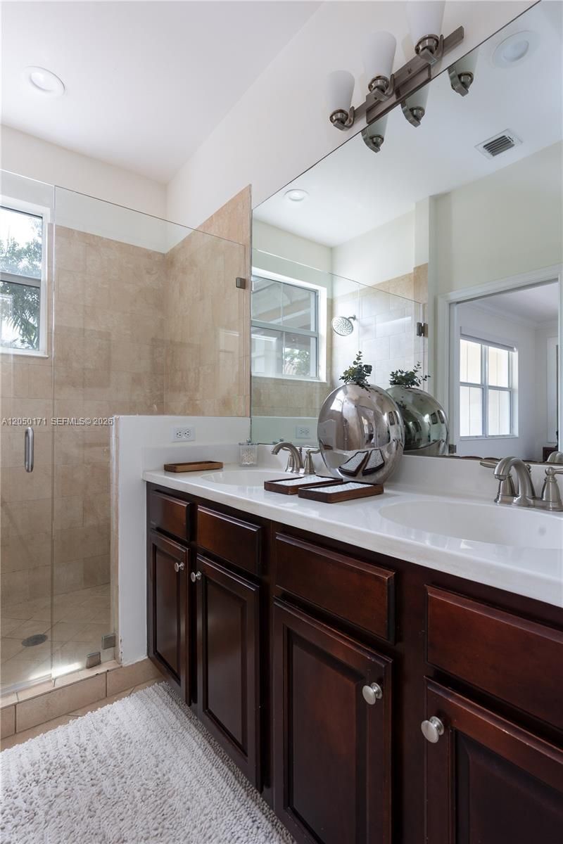 3300 NW 126th Ter, Sunrise, FL 33323 Photo