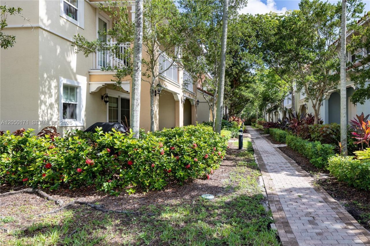 3300 NW 126th Ter, Sunrise, FL 33323 Photo