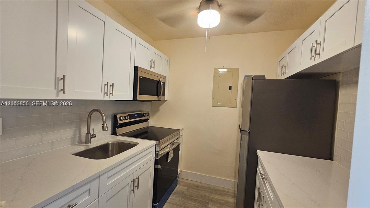 Please Call For Address, Unit 34B, Hollywood, FL 33020 Photo