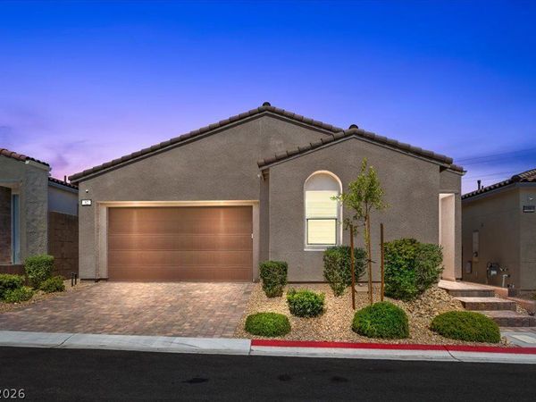 82 Nine Mile Creek Drive, Las Vegas, NV 89138