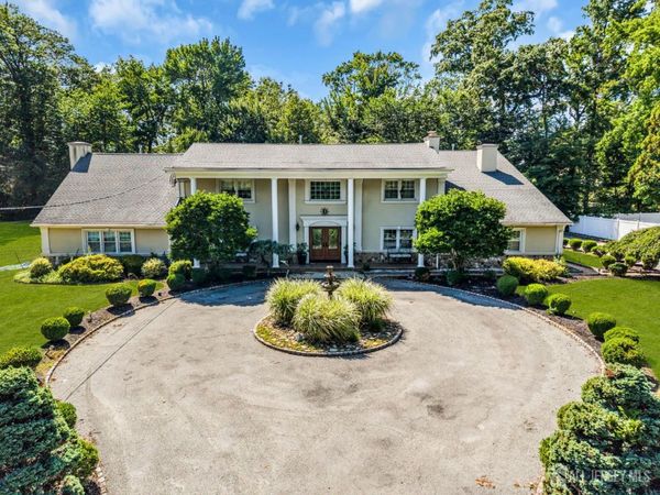 559 Colonia Boulevard, Colonia, NJ 07067