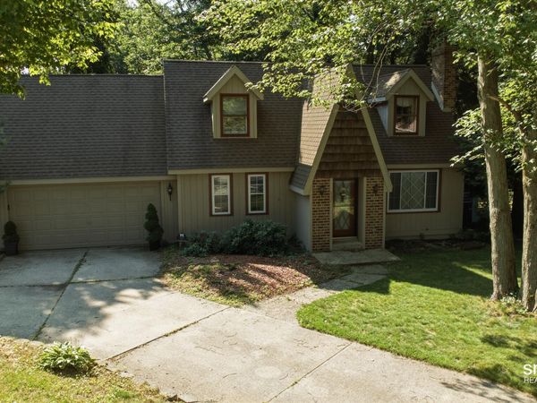 827 Shadybrook Drive, Holland, MI 49424