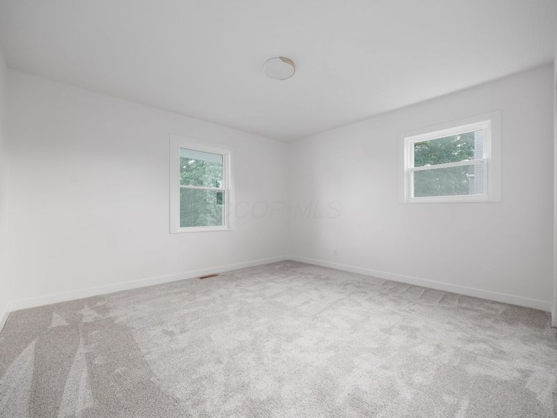 876 Grenada Road, Columbus, OH 43207 Photo 32