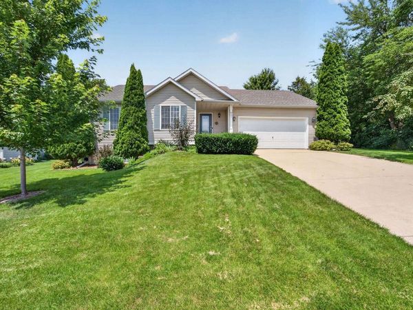 837 Vista Ridge Drive, Mount Horeb, WI 53572