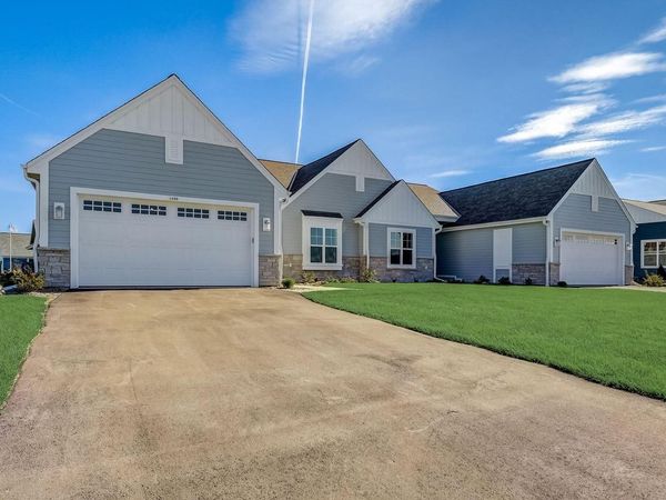 1358 Prairie Creek CIRCLE, Unit 25C, Oconomowoc, WI 53066