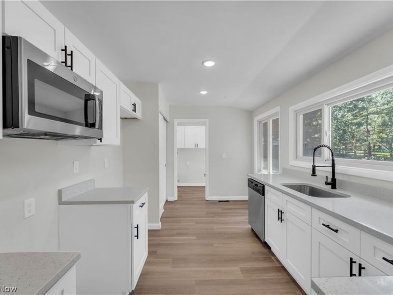 568 Huntley Court, Bay Village, OH 44140 Photo 14