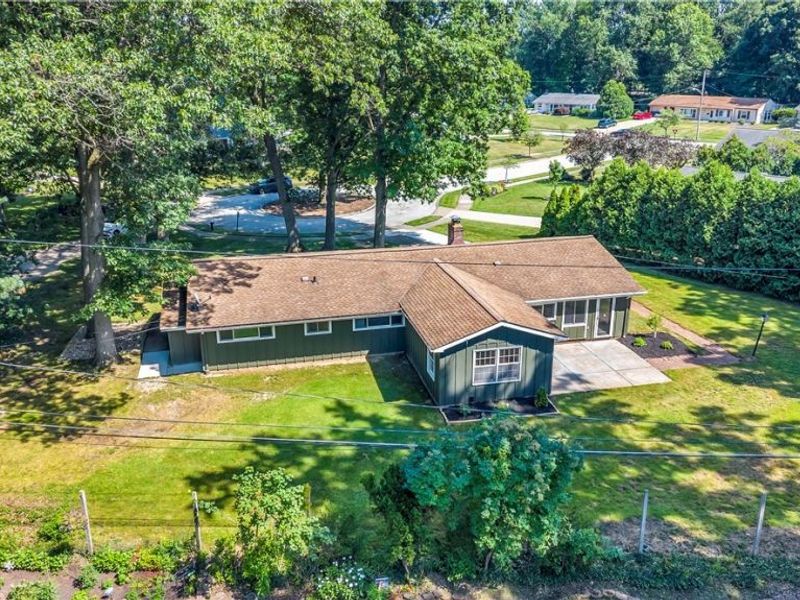 568 Huntley Court, Bay Village, OH 44140 Photo 3
