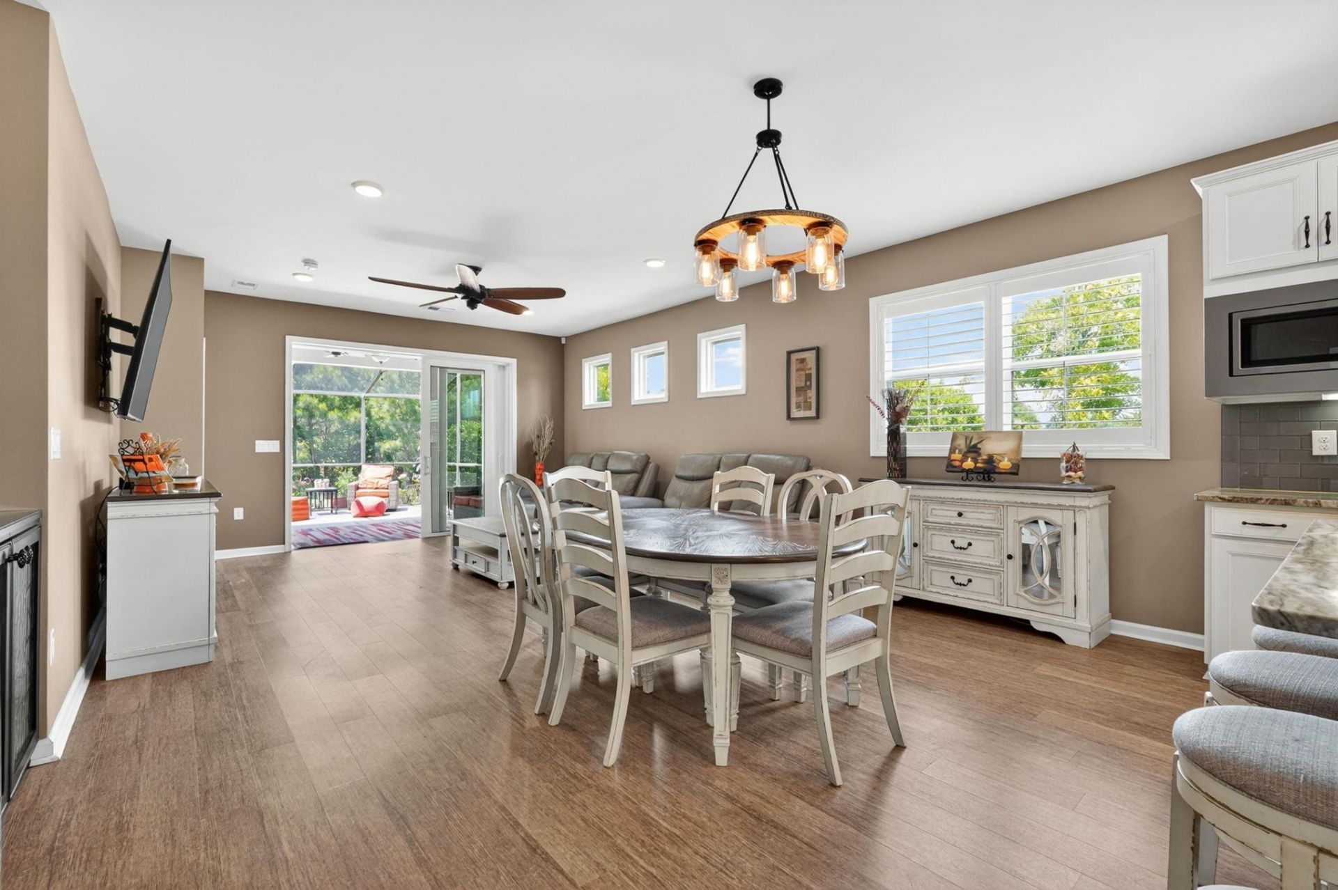 6099 Tramonto St. Photo 14