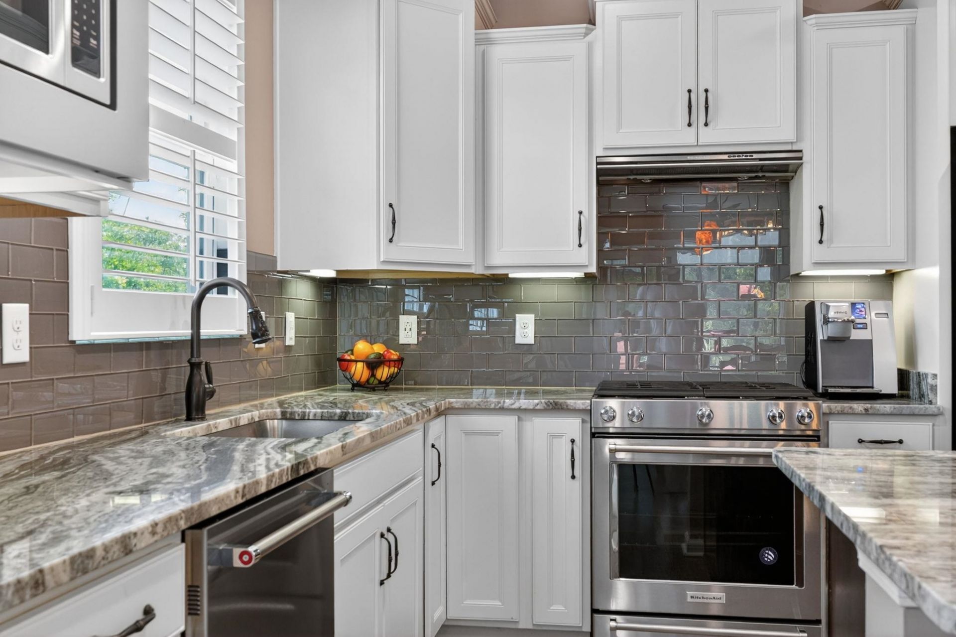6099 Tramonto St. Photo 9