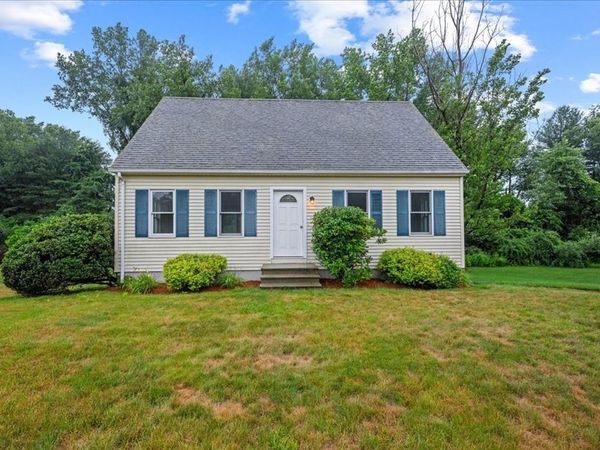 7 Sneade Dr, Oxford, MA 01540