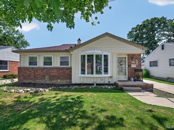 23002 Carolina Street, St. Clair Shores, MI 48080
