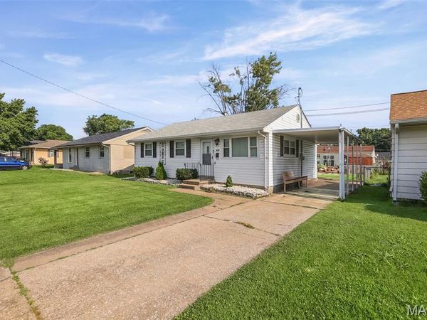 213 Briarwood Drive, Granite City, IL 62040