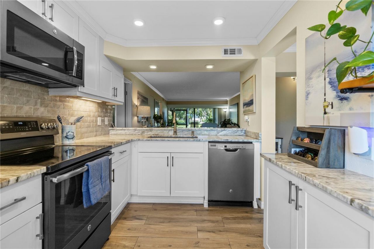 6104 Palma Del Mar Boulevard S, Unit 102A, Saint Petersburg, FL 33715 Photo