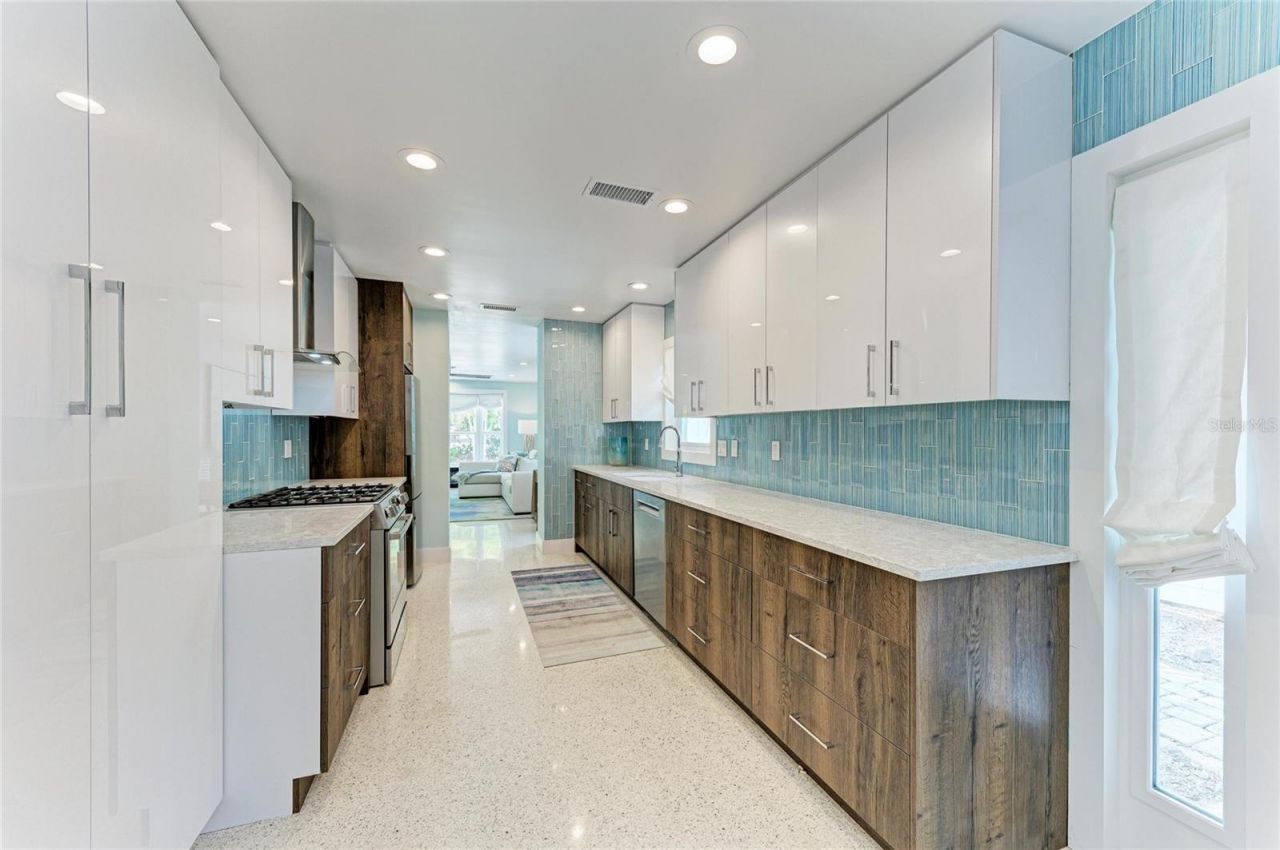 580 Linley Street, Longboat Key, FL 34228 Photo