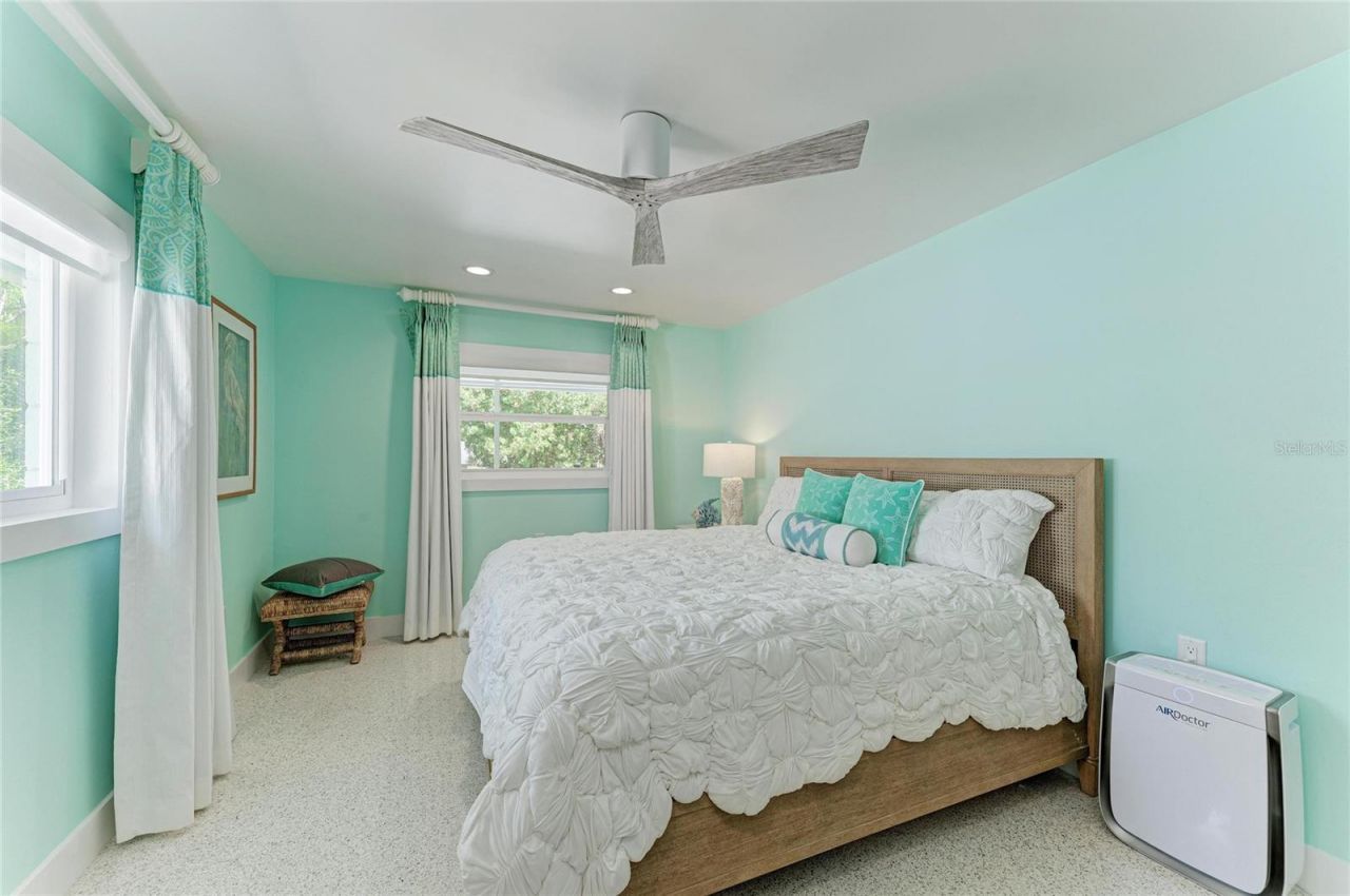 580 Linley Street, Longboat Key, FL 34228 Photo