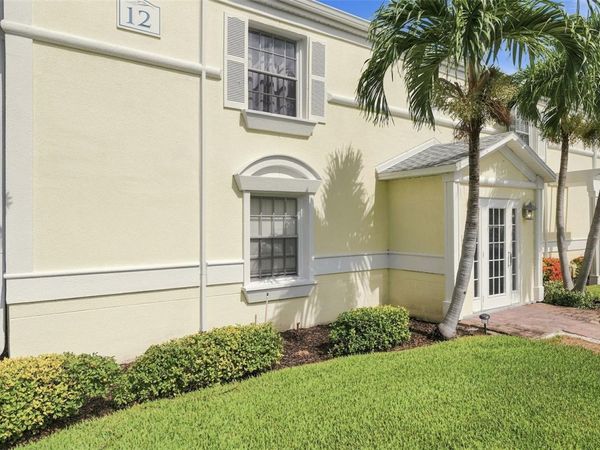 4725 COQUINA KEY DRIVE SE, Unit D, ST PETERSBURG, FL 33705