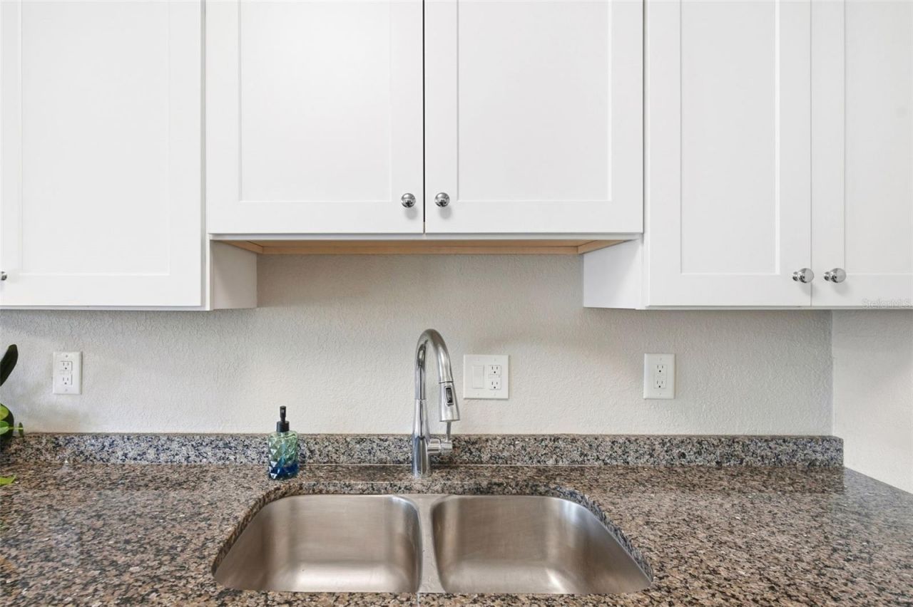 4725 Coquina Key Drive Se, Unit D, Saint Petersburg, FL 33705 Photo