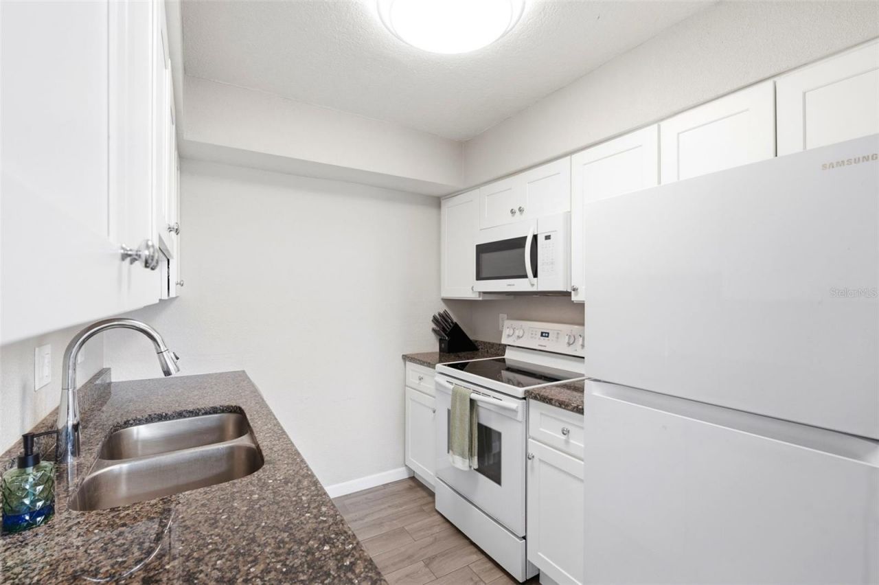 4725 Coquina Key Drive Se, Unit D, Saint Petersburg, FL 33705 Photo
