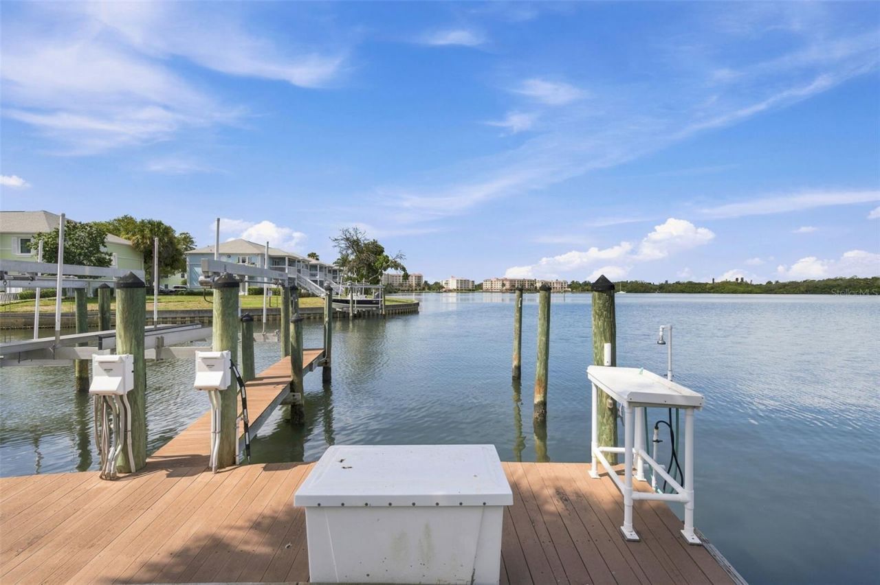 4725 Coquina Key Drive Se, Unit D, Saint Petersburg, FL 33705 Photo