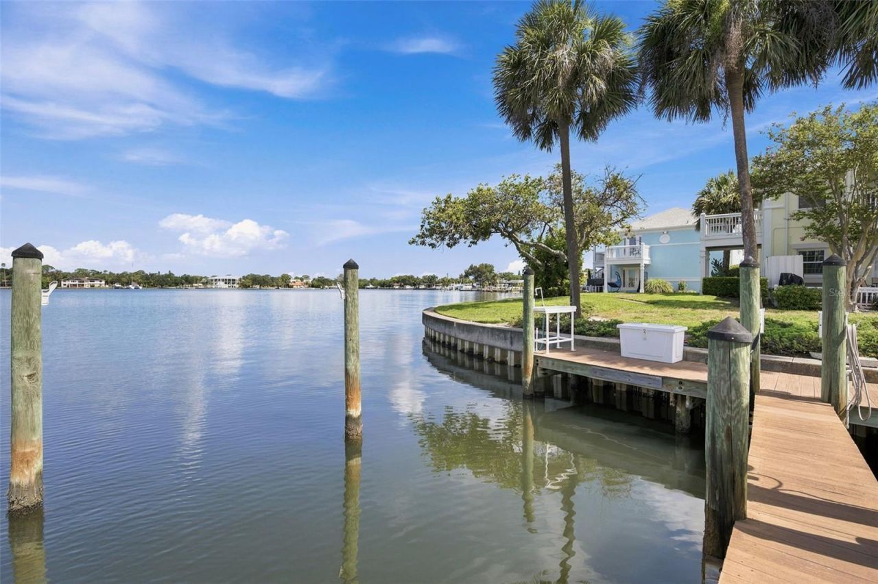 4725 Coquina Key Drive Se, Unit D, Saint Petersburg, FL 33705 Photo