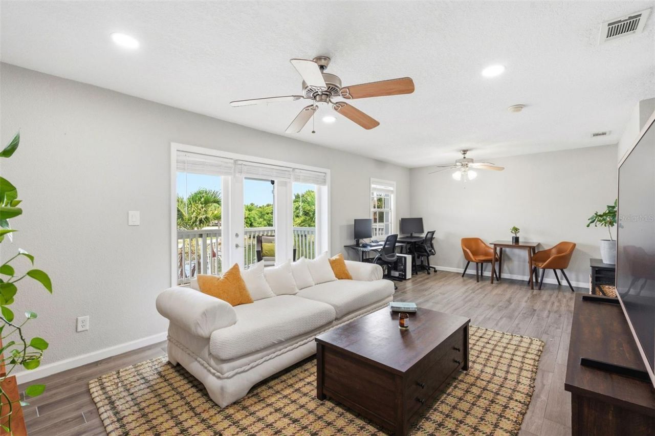 4725 Coquina Key Drive Se, Unit D, Saint Petersburg, FL 33705 Photo