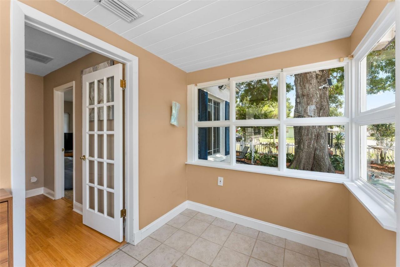 601 45th Street N, Saint Petersburg, FL 33713 Photo