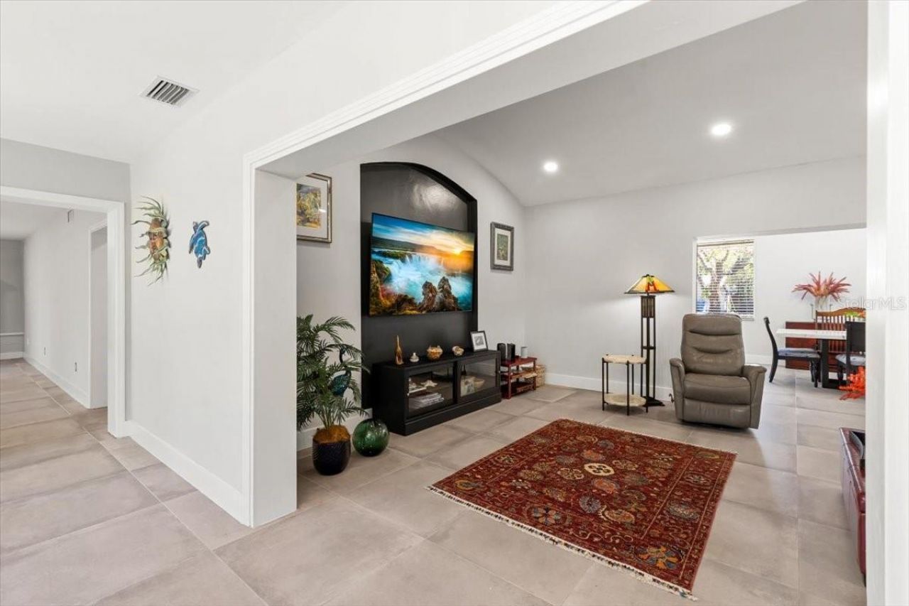 8239 26th Avenue N, Saint Petersburg, FL 33710 Photo