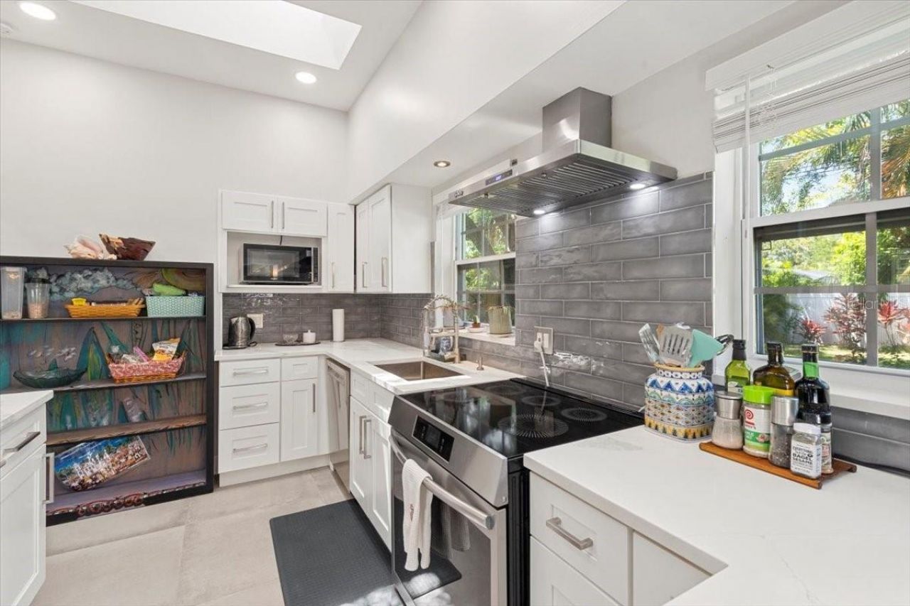 8239 26th Avenue N, Saint Petersburg, FL 33710 Photo