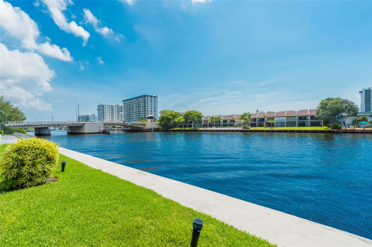 2900 NE 14th St Cswy, Unit 808, Pompano Beach, FL 33062 Photo