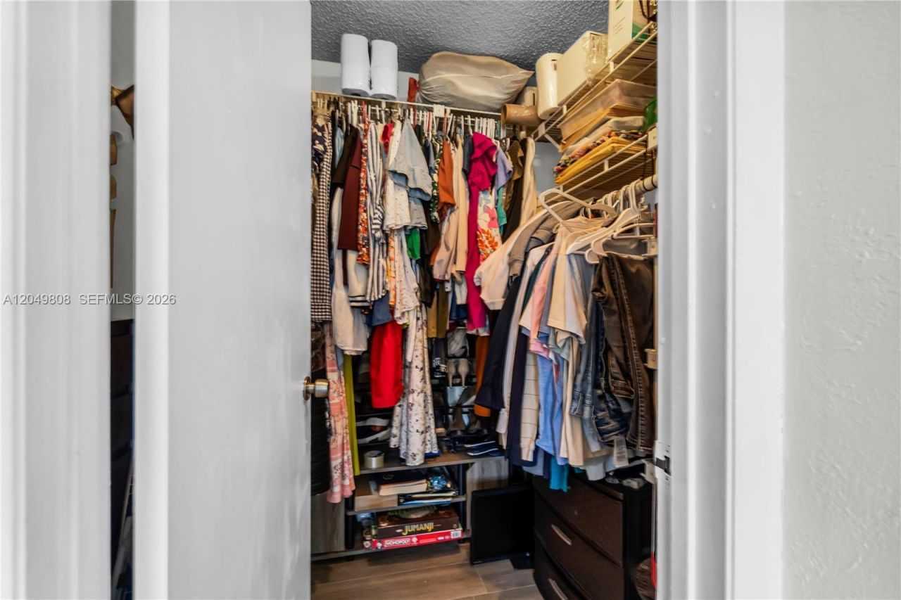 8211 NW 191st St, Unit 3-H, Hialeah, FL 33015 Photo