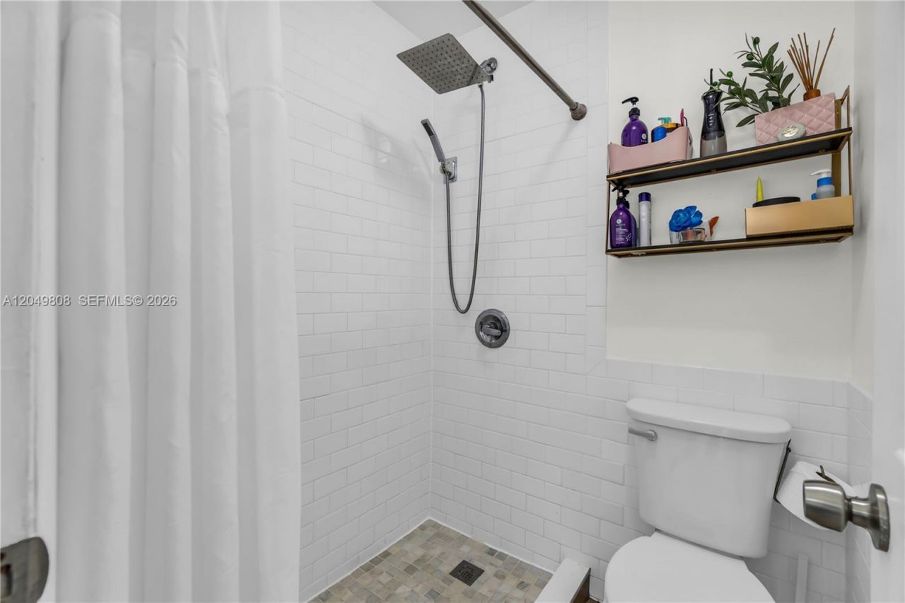 8211 NW 191st St, Unit 3-H, Hialeah, FL 33015 Photo