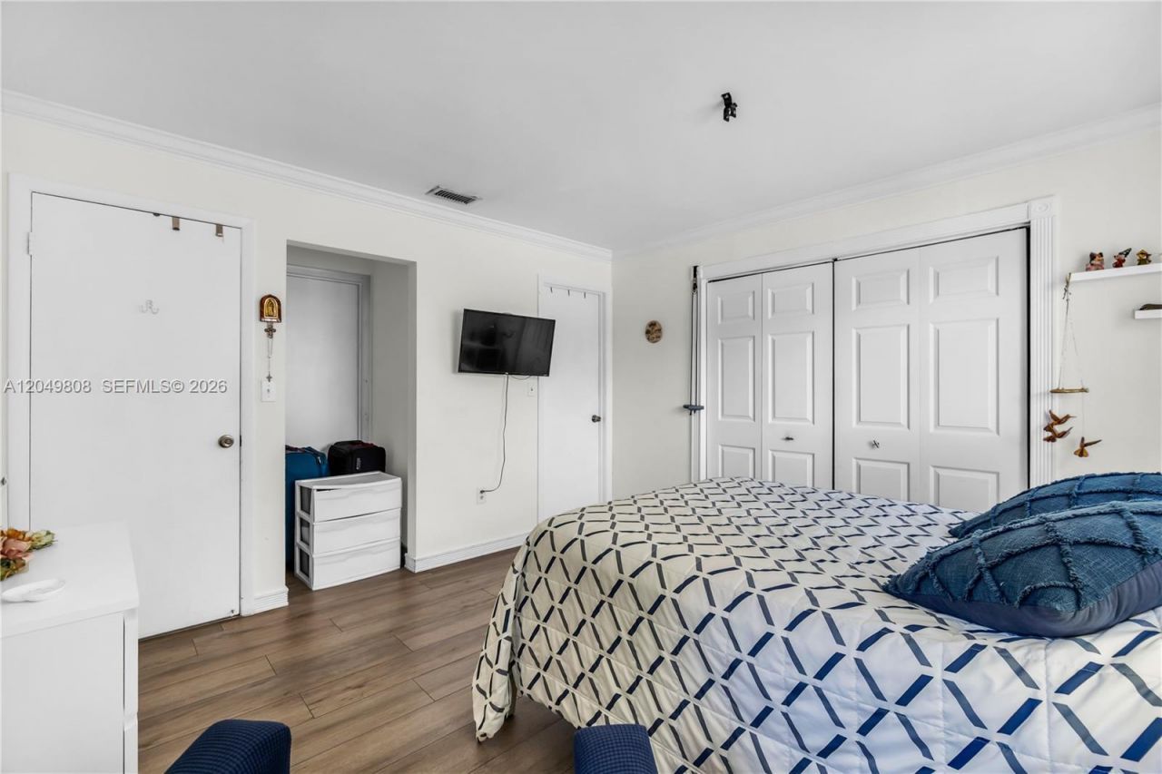 8211 NW 191st St, Unit 3-H, Hialeah, FL 33015 Photo