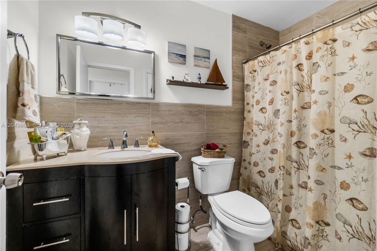 8211 NW 191st St, Unit 3-H, Hialeah, FL 33015 Photo