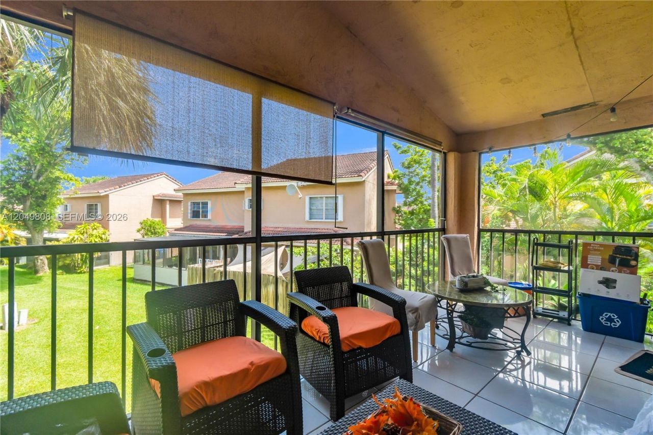 8211 NW 191st St, Unit 3-H, Hialeah, FL 33015 Photo