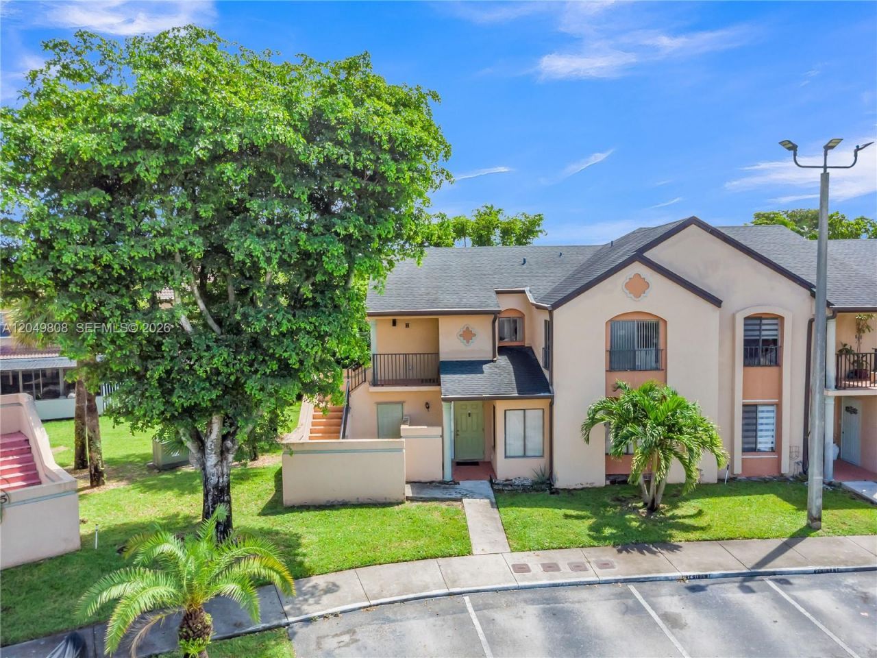8211 NW 191st St, Unit 3-H, Hialeah, FL 33015 Photo