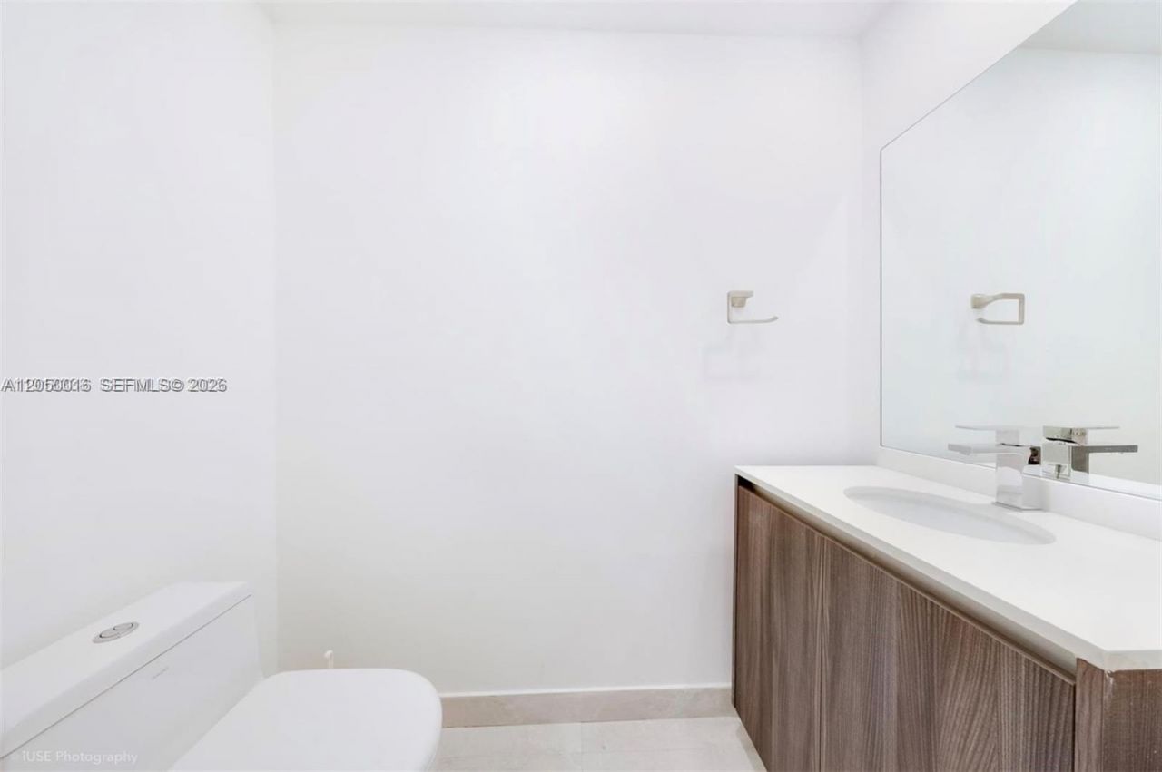 488 NE 18th St , Unit 2304, Miami, FL 33132 Photo