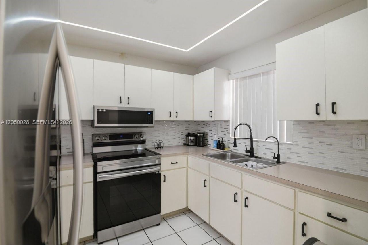 6175 W 20th Ave, Unit 311, Hialeah, FL 33012 Photo