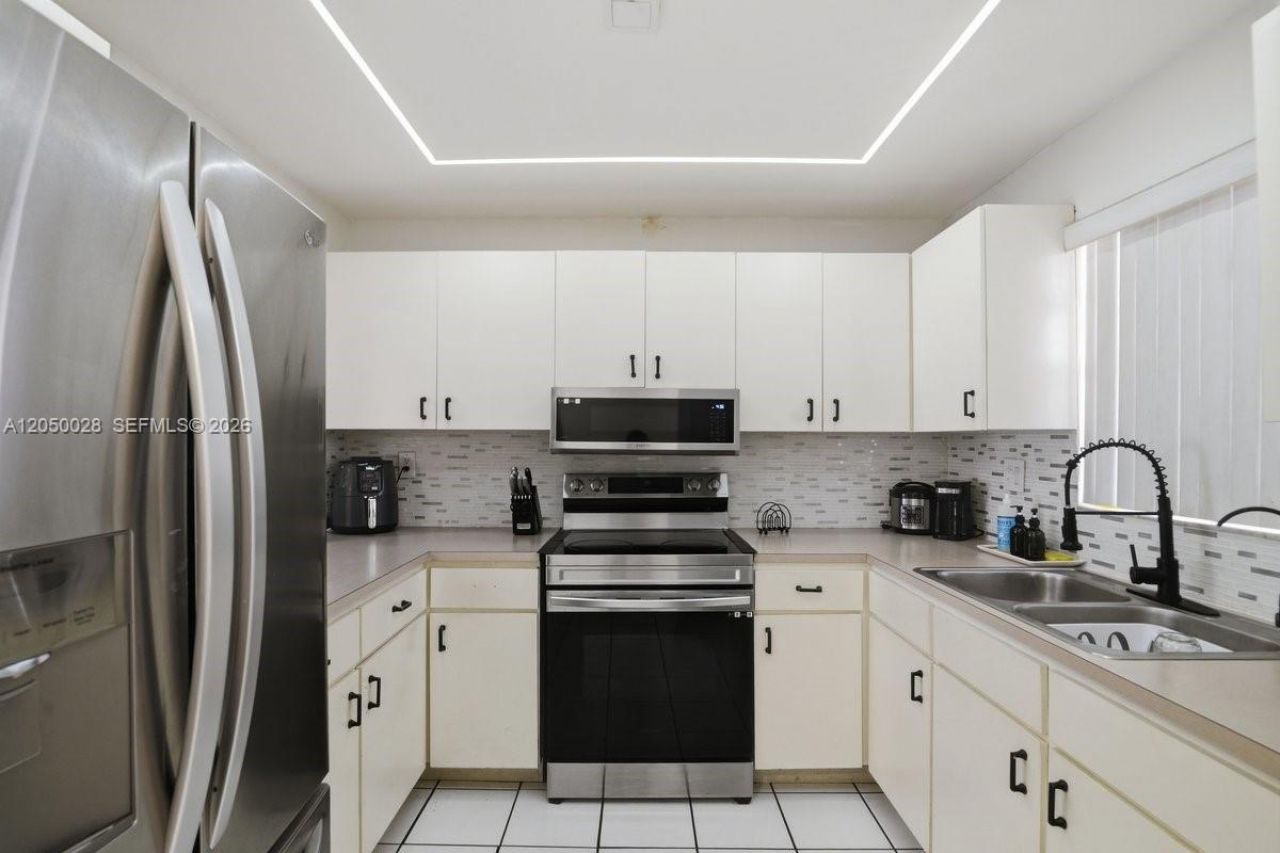 6175 W 20th Ave, Unit 311, Hialeah, FL 33012 Photo