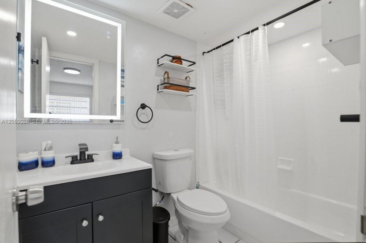 6175 W 20th Ave, Unit 311, Hialeah, FL 33012 Photo