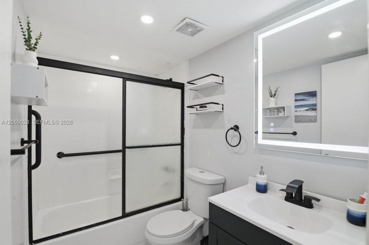 6175 W 20th Ave, Unit 311, Hialeah, FL 33012 Photo
