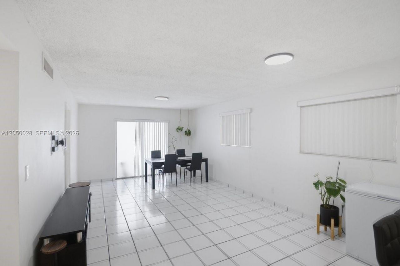 6175 W 20th Ave, Unit 311, Hialeah, FL 33012 Photo