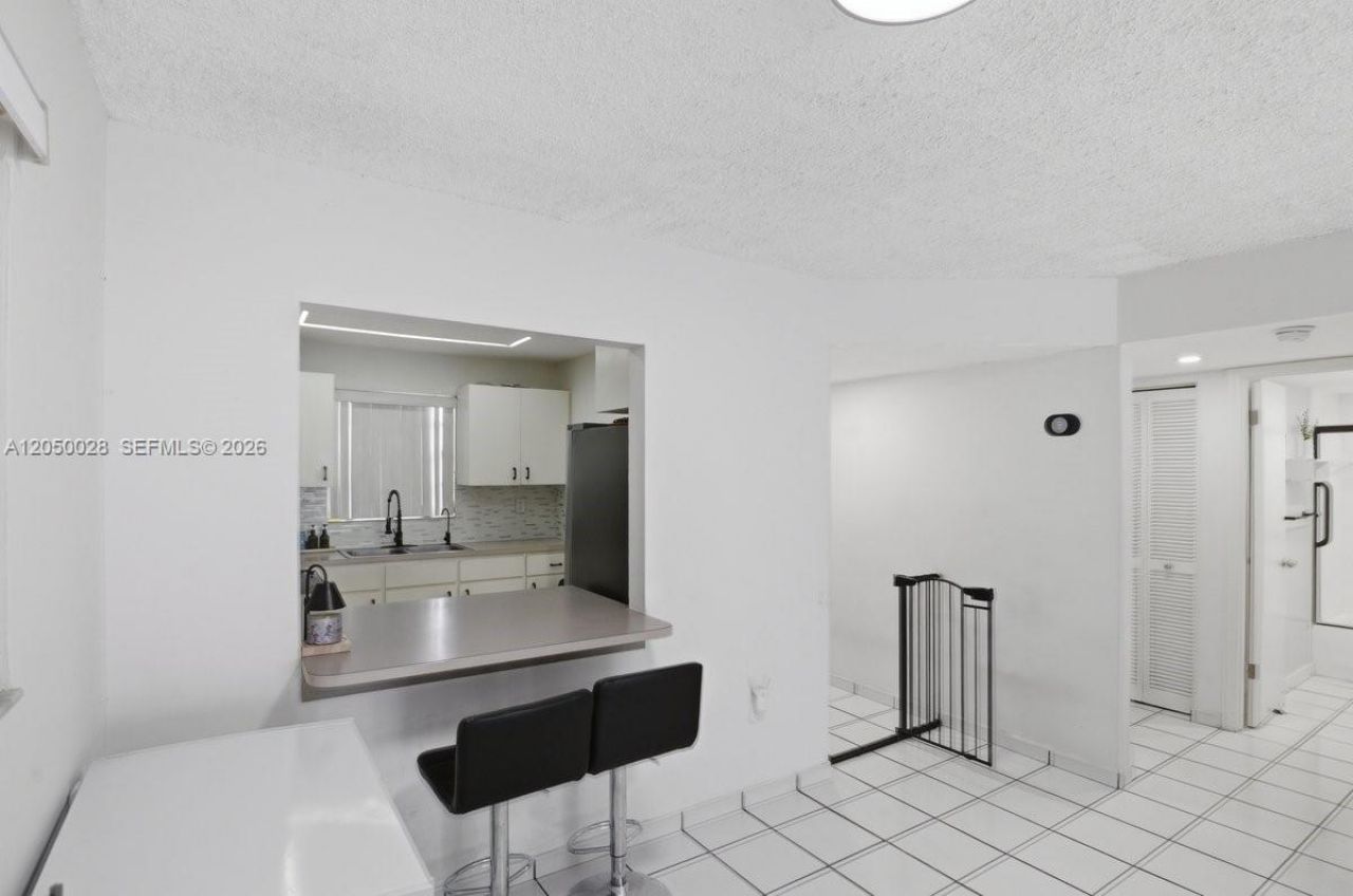 6175 W 20th Ave, Unit 311, Hialeah, FL 33012 Photo