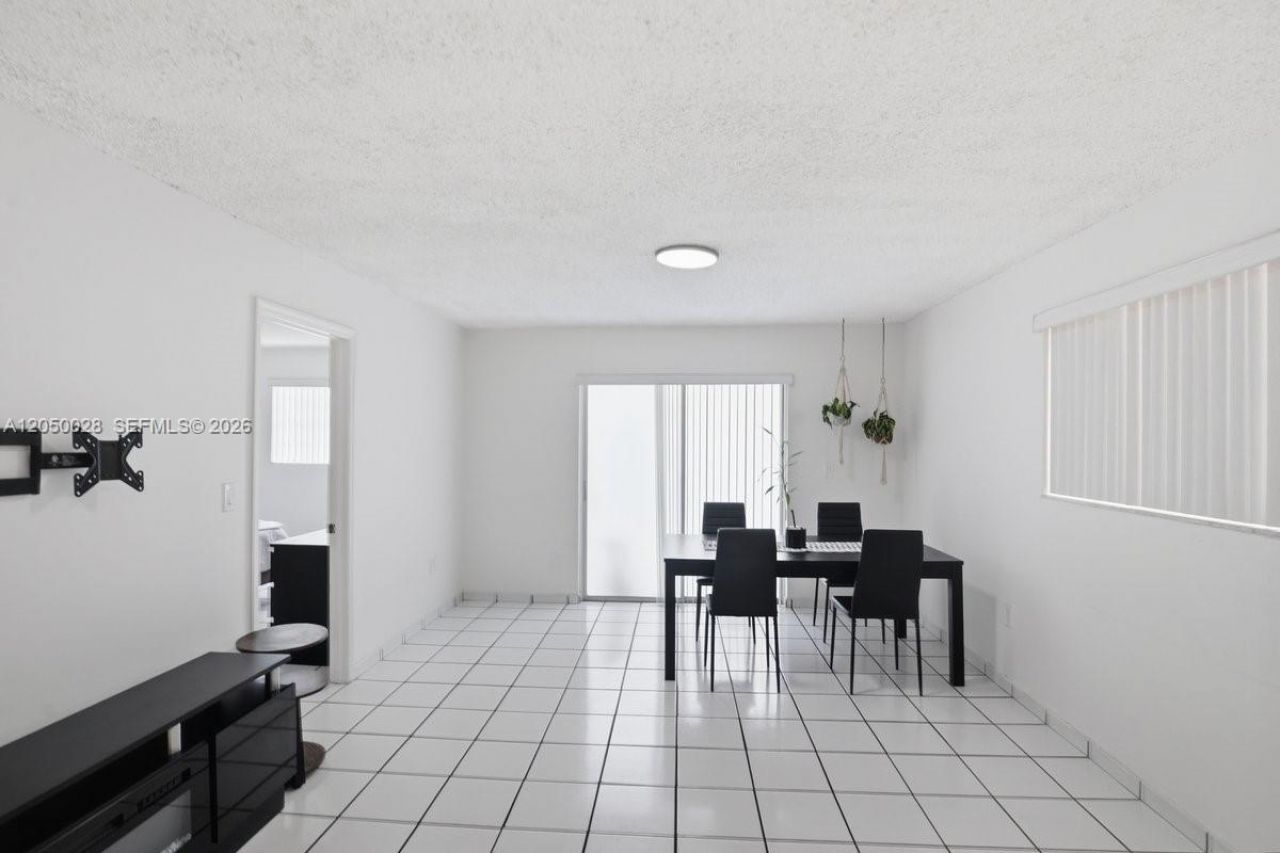 6175 W 20th Ave, Unit 311, Hialeah, FL 33012 Photo